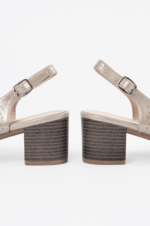 Gouden dames schoenen met lage hak