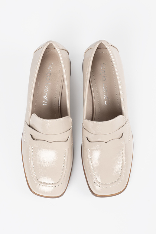 Heldere zandkleurige dames schoenen...