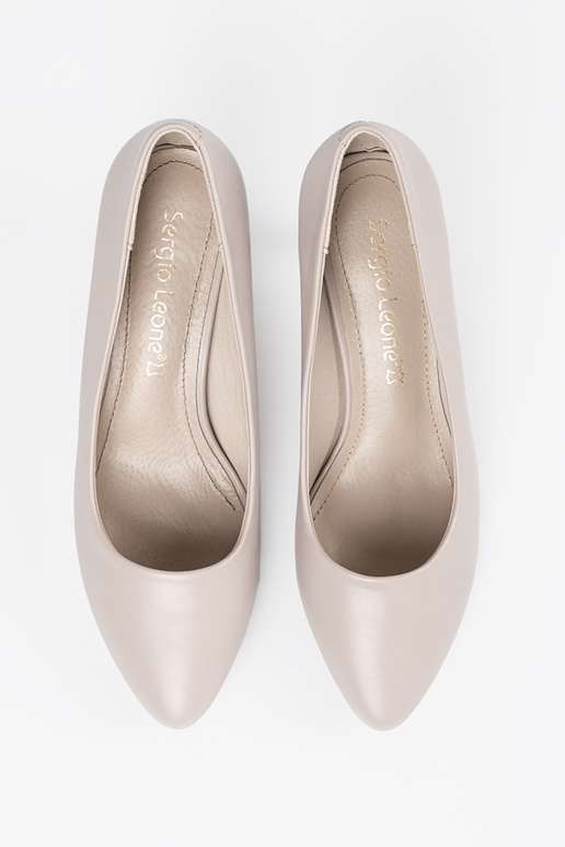 Grijze hoge hakken, Sergio Leone