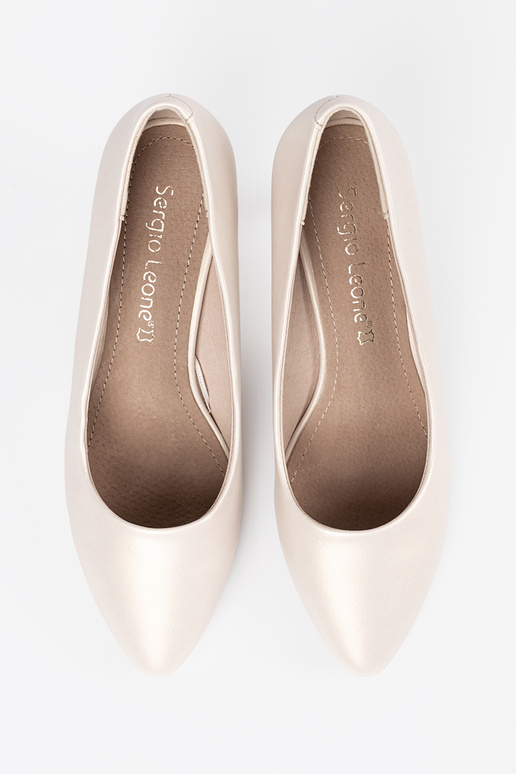 Ivoor kleurige hoge hakken, Sergio Leone