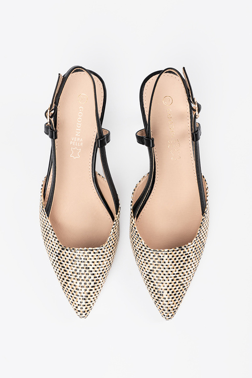 Gevlochten hoge hakken op een lage...