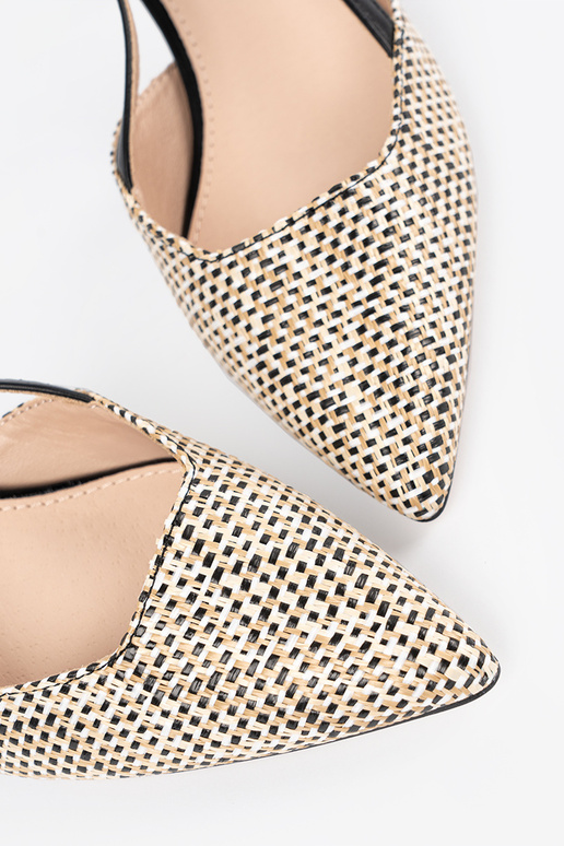 Gevlochten hoge hakken op een lage...