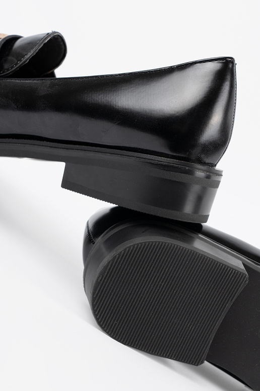 Zwarte lak leren moccasins met parels