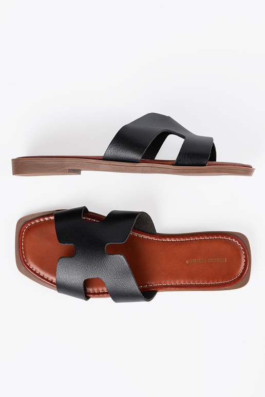 Zwarte slippers met een vierkante neus Zwarte slippers met een vierkante neus