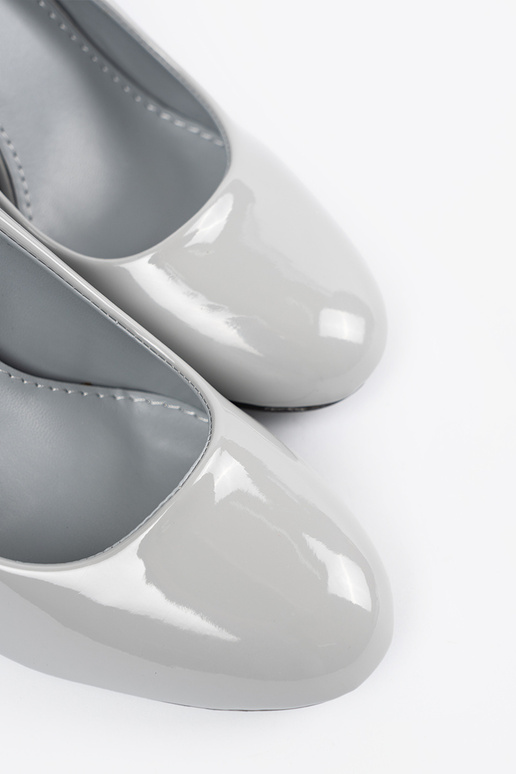 Grijze lak hoge hakken Grijze lak hoge hakken