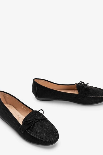 Zwarte mocassins met uitgesneden patroon Maura 2