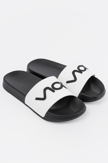 INit-zInart slippers met de inscriptie