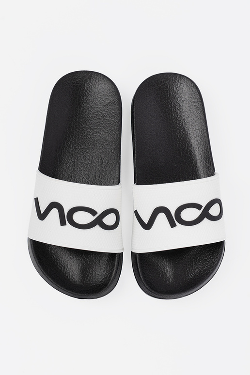 INit-zInart slippers met de inscriptie
