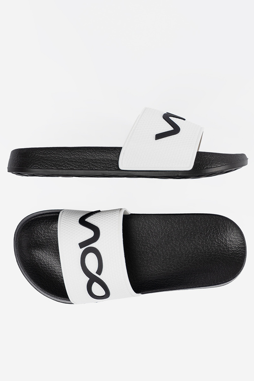 INit-zInart slippers met de inscriptie