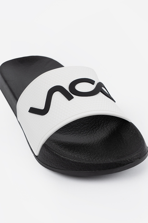 INit-zInart slippers met de inscriptie