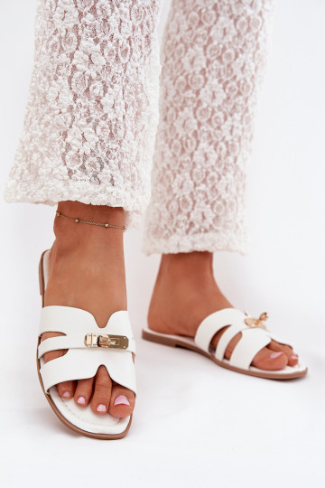 Witte platte dames slippers met strepen en gouden details Kerenza 2