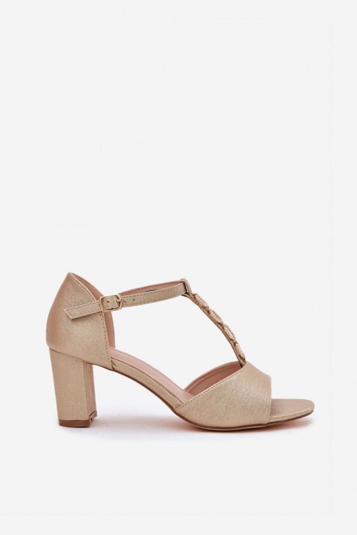 Damessandalen met hoge hakken met versierde hakken van ecoleer gouden kleur Triavera Damessandalen met hoge hakken met versierde hakken van ecoleer gouden kleur Triavera