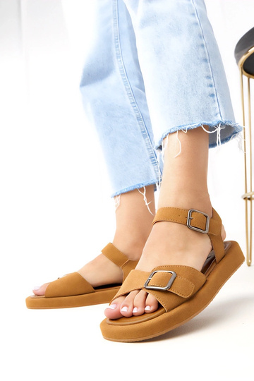 Bruine sandalen met gesp op... 2