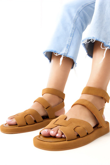 Rode sandalen met sluiting bij de enkel Maimuna