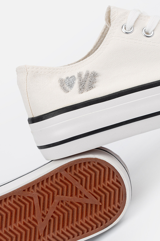 vrijetijdsschoenen Initte kleur met de inscriptie Love