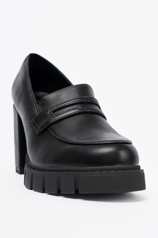 zInart mocassins op de hiel z traperoIną podeszIną