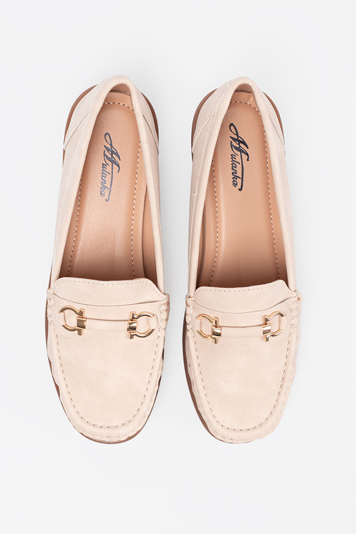 beige Dames mocassins op een Inig z ozdobnym łańcuszkiem beige Dames mocassins op een Inig z ozdobnym łańcuszkiem