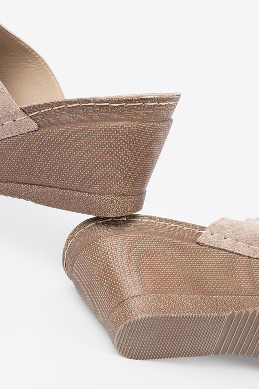 beige dames slippers met platform