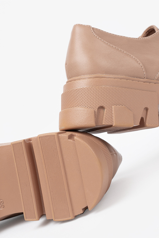 beige gebonden schoenen met platform
