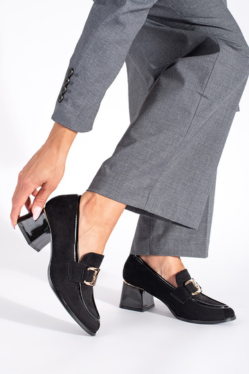 van suède dames schoenen op een dikke paal 2