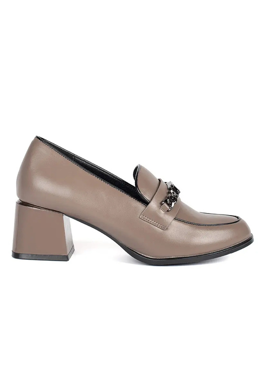 beige dames schoenen op hoge hakken