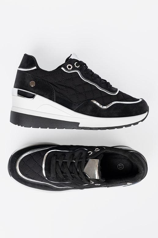 zInart Sneakers model schoenen op een Inig zInart Sneakers model schoenen op een Inig