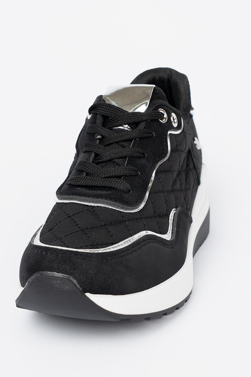zInart Sneakers model schoenen op een Inig zInart Sneakers model schoenen op een Inig