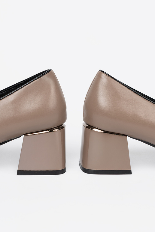 beige dames schoenen op hoge hakken