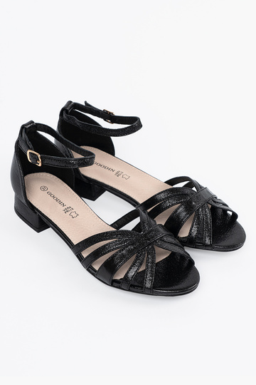 Elegante stijl zInart sandalen op een lage hak