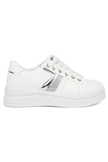Initte kleur Sneakers z metalenm zilverm akcentem 2