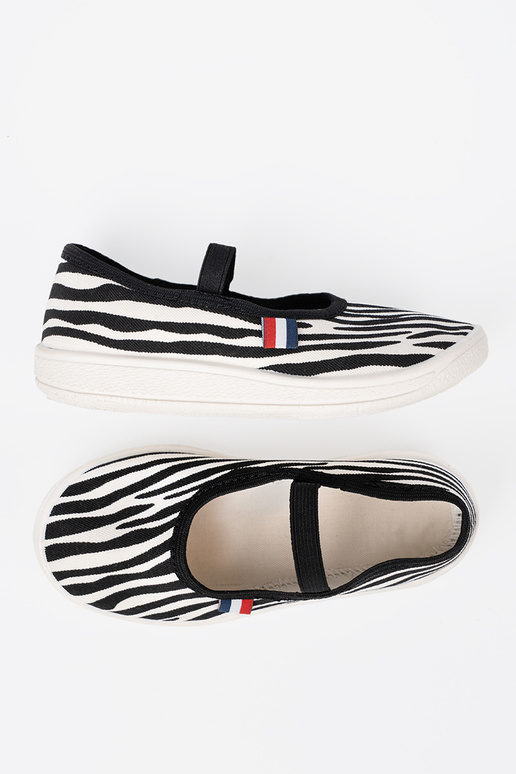 ZInart enInitte kleur licht schoenen aantrekken z motyInem zebry