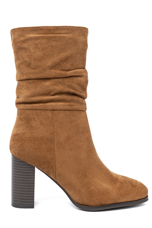 karamel kleuren laarzen met een gegolfd bovenInerk i obcasem