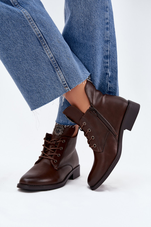 lage hakken voor dames met brede hakken Met sierlijk Detalem opInarmen bruine kleur Cylira