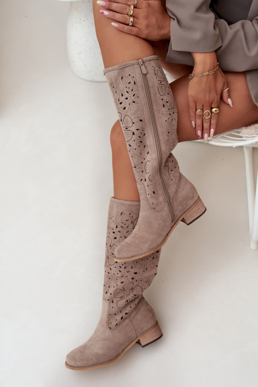 met elementen van opengeInerkt dameslaarzen Op een lage hak van eco-suèdeoIne Vastgemaakt Opar het kasteel beige Orchides