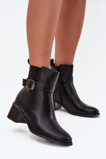 Gevoerde vrouwelijke boots met hakken, bandjes en gespen zwart Sylira 2