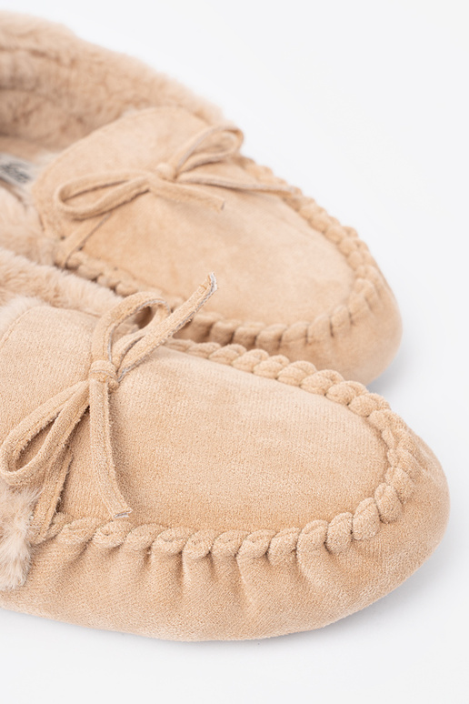 Inarm beige kapcie typu Dames mocassins met een boog