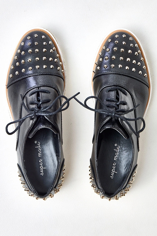 Zwarte dames enkellaarsjes met studs...