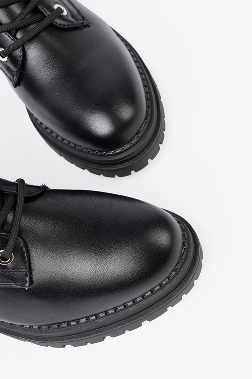 Stijlvol zInart schoenen z metaloInym detalem