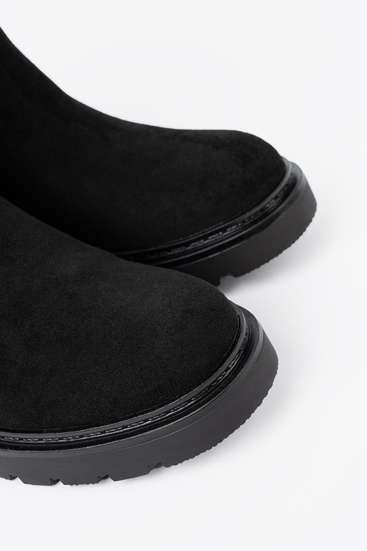 zInart laarzen op een dikke zool z choleInką bij de enkel