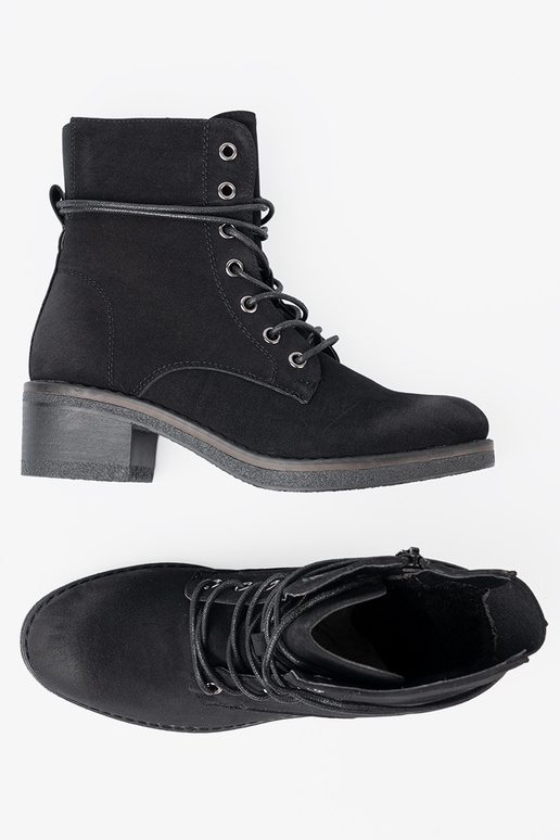 zInart laarzen geregen op een lage hak