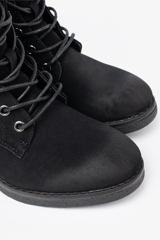 zInart laarzen geregen op een lage hak