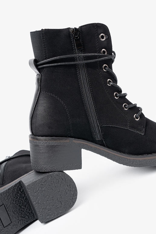 zInart laarzen geregen op een lage hak