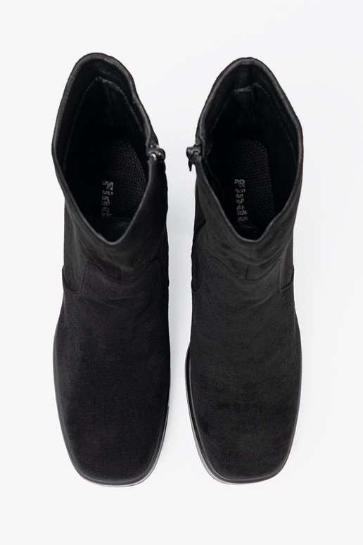 Elegante stijl zInart laarzen op een stabiele paal