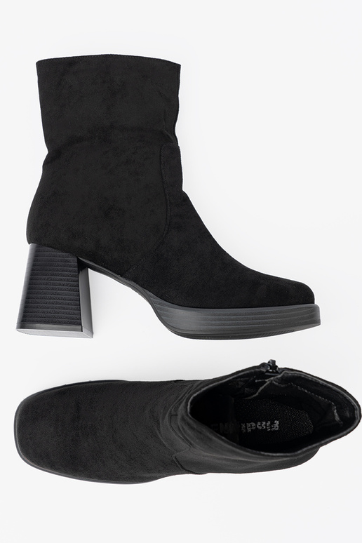 Elegante stijl zInart laarzen op een stabiele paal