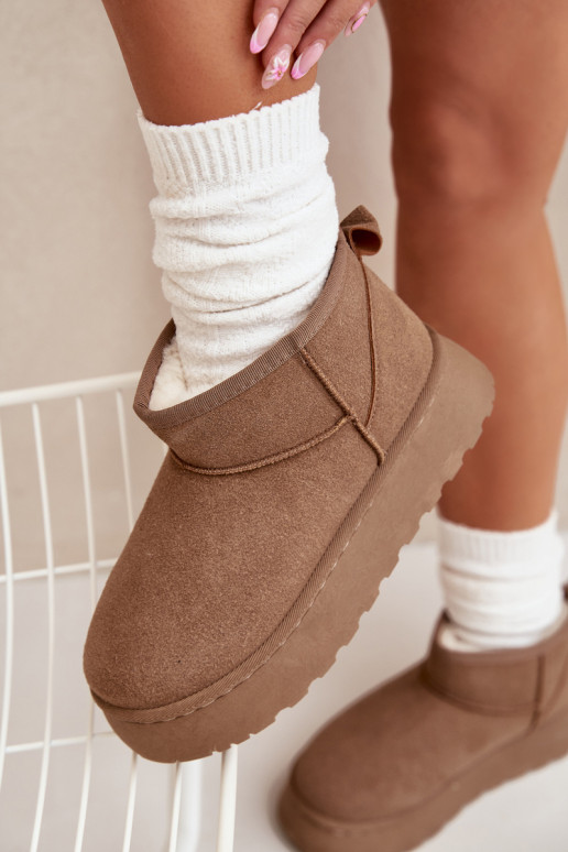 Zwart-witte sportschoenen met glanzende zilveren details