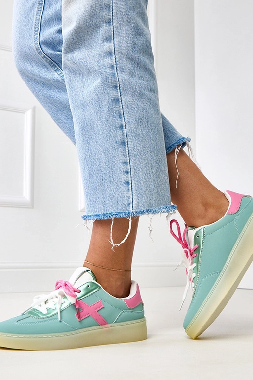 Turquoise sneakers met plateau en... Turquoise sneakers met plateau en...