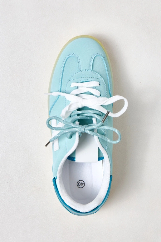 Blauwe sneakers met plateau en witte... Blauwe sneakers met plateau en witte...