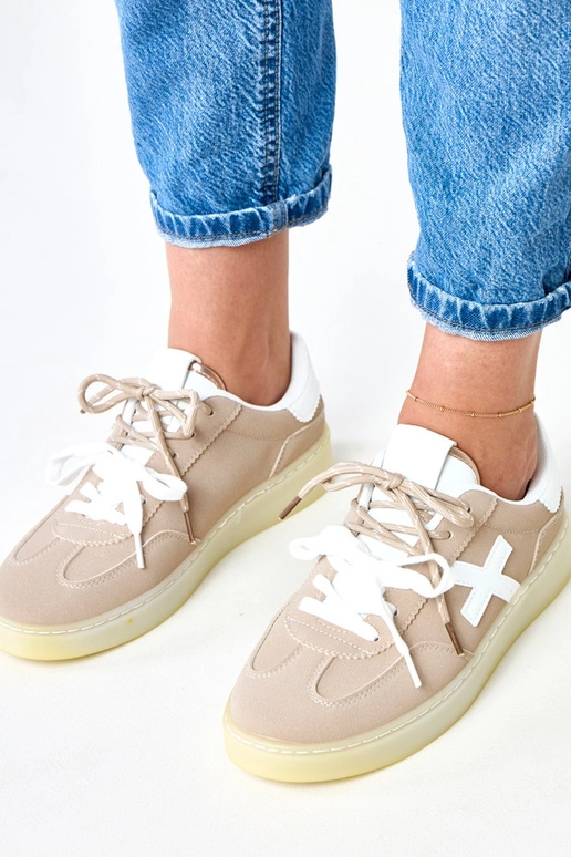 Bruine sneakers met plateau en witte... Bruine sneakers met plateau en witte...