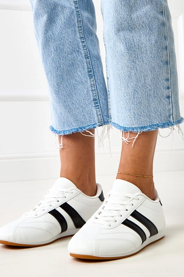 Witte tennissneakers met zwarte inzet Mydland