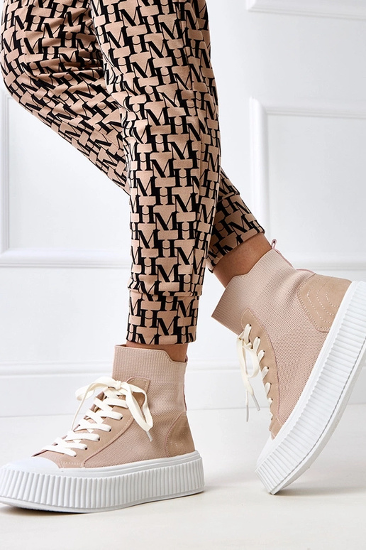 Roze instappers met sokkenstijl en... Roze instappers met sokkenstijl en...